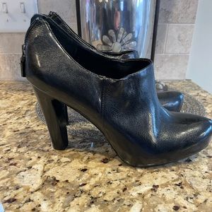 Franco Sarto size 10 platform shootie